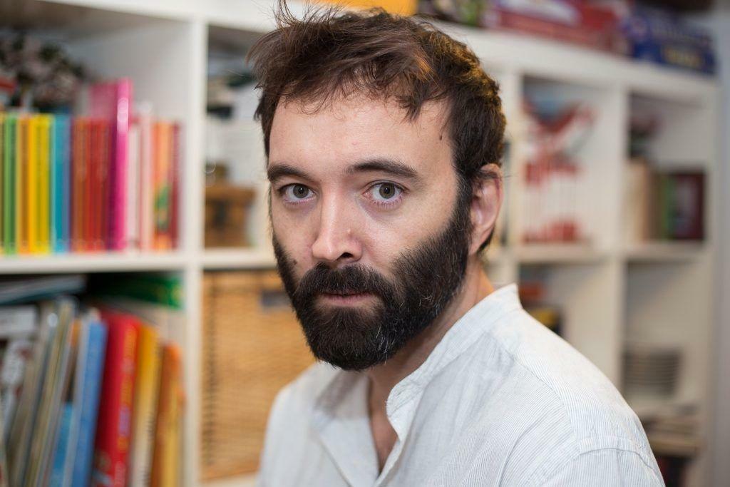 Entrevista con Nicholas Ávedon, autor de «Lágrimas negras de Brin»